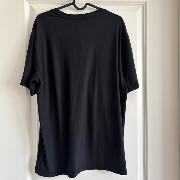 Vuori Short Sleeve Strato Graphic Tee Black Size Large NWOT - Picture 9 of 13